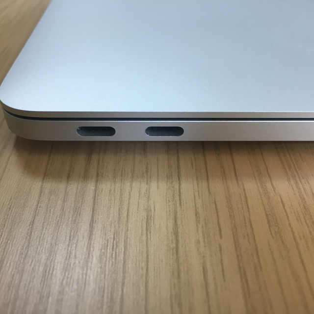 MacBook pro 2017 ほぼ新品