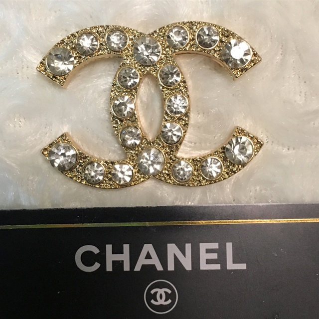 CHANEL - 現品限り‼︎キラキラ☆CHANEL シャネル ブローチの通販 by いきなり購入禁止‼︎専用出品します♡｜シャネルならラクマ