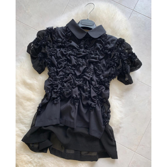 NOIR(ノワール)のKEI NINOMIYA 新品 ♡フリルブラウス♡ レディースのトップス(シャツ/ブラウス(半袖/袖なし))の商品写真