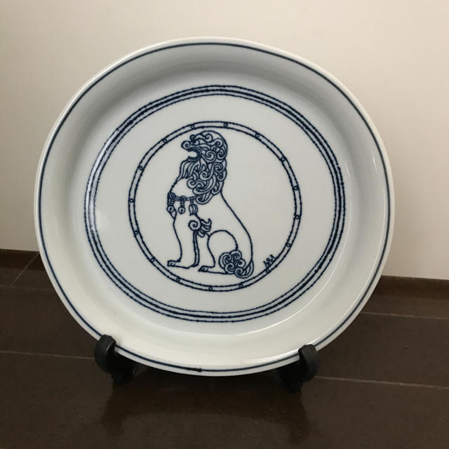 綿貫 宏介 絵皿 プレート 台座付きの通販 by ハルさん's shop 綿貫 宏介 絵皿 プレート 台座付きの通販 by ハルさん's shop