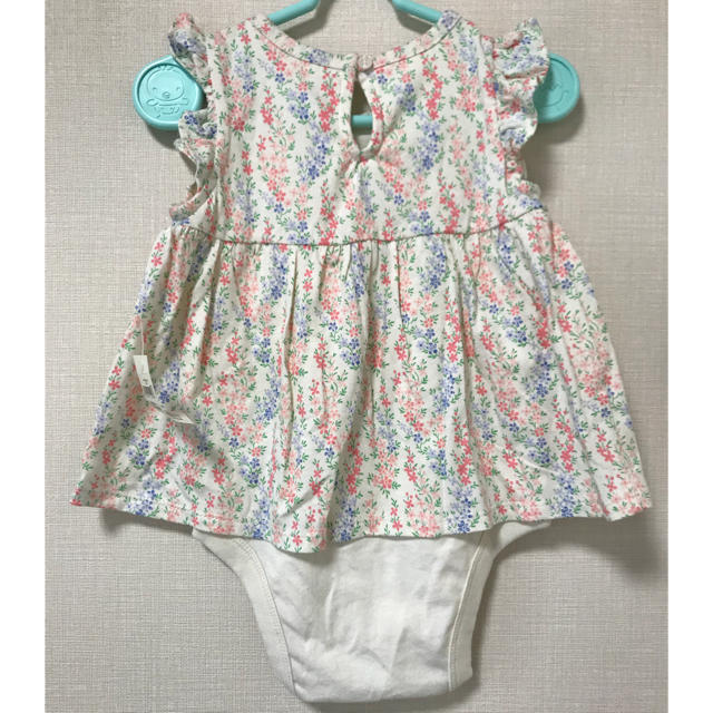 babyGAP(ベビーギャップ)の新品 花柄ロンパース キッズ/ベビー/マタニティのベビー服(~85cm)(ロンパース)の商品写真
