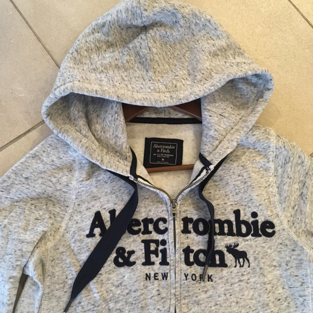 新品Abercrombie&Fitch アバクロ フルジップロゴ刺繍フーディ