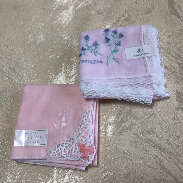 YUMI KATSURA(ユミカツラ)の新品☆ピンク系ガーゼハンカチ２枚セット レディースのファッション小物(ハンカチ)の商品写真