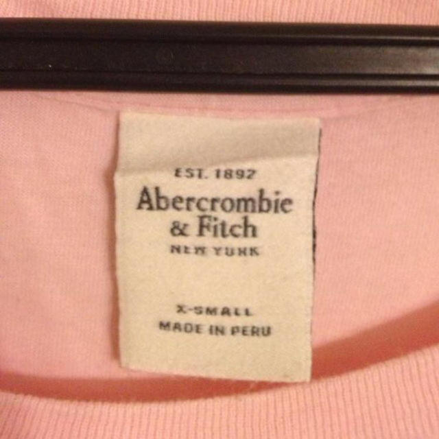 Abercrombie&Fitch(アバクロンビーアンドフィッチ)のアバクロ Tシャツ レディースのトップス(Tシャツ(半袖/袖なし))の商品写真