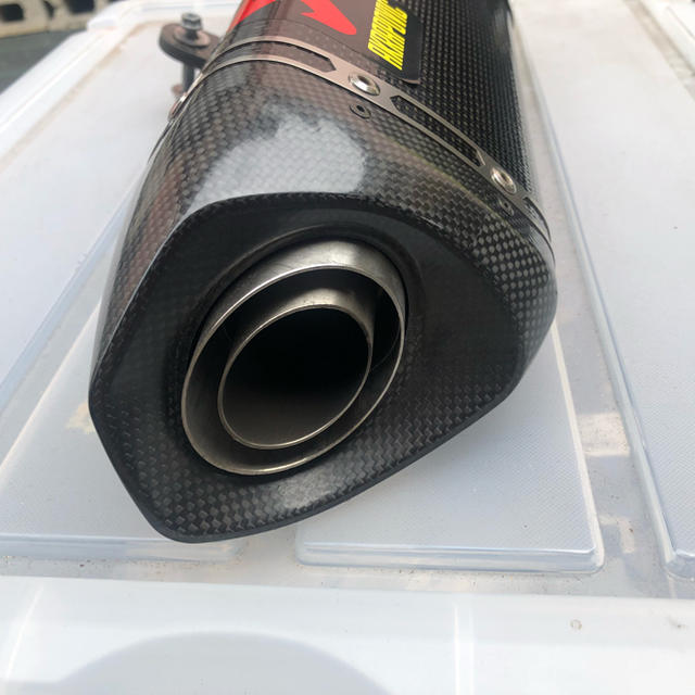 AKRAPOVIC スリップオンマフラー カーボン