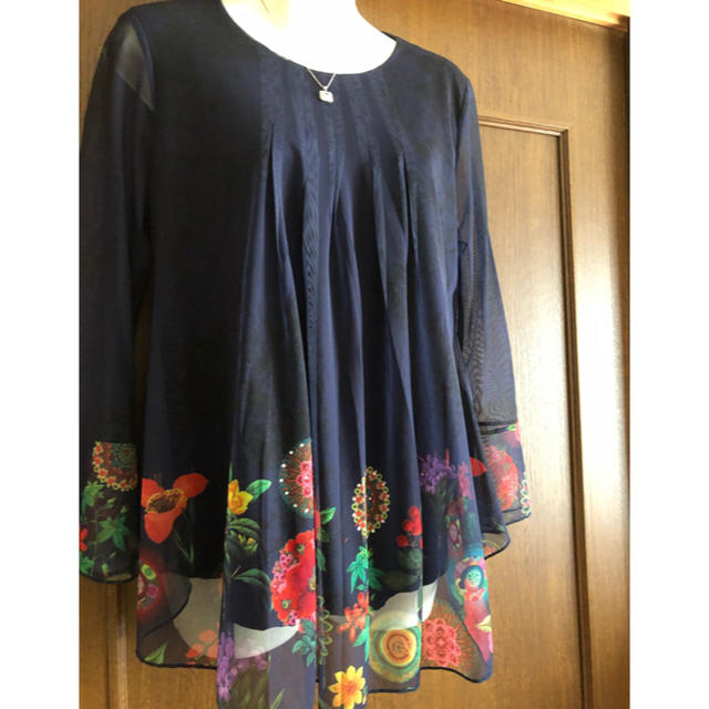 DESIGUAL(デシグアル)のデシグアルの裾花柄シフォンブラウス✨ふんわりAライン レディースのトップス(シャツ/ブラウス(長袖/七分))の商品写真