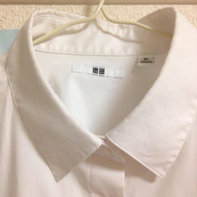 UNIQLO(ユニクロ)のユニクロ白シャツ レディースのトップス(Tシャツ(長袖/七分))の商品写真