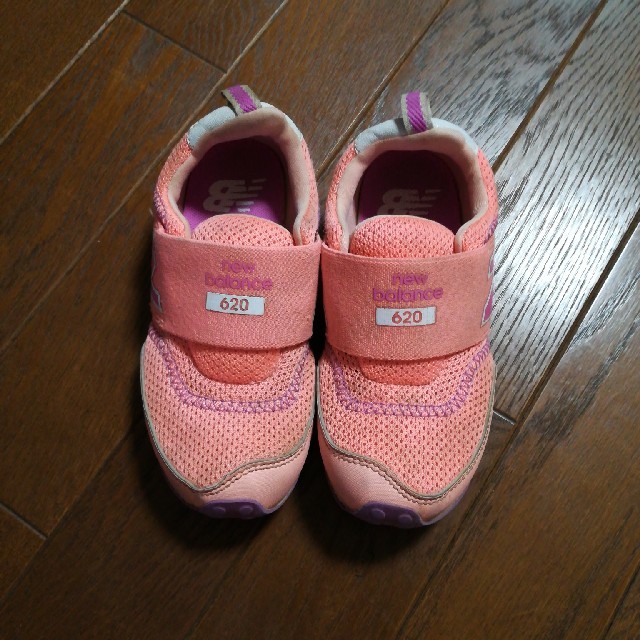 New Balance(ニューバランス)のニューバランス 16　ピンクのスニーカー キッズ/ベビー/マタニティのキッズ靴/シューズ(15cm~)(スニーカー)の商品写真