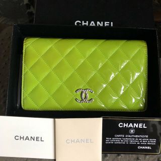 シャネル(CHANEL)の空港にて購入☆シャネル財布 希少グリーン(長財布)