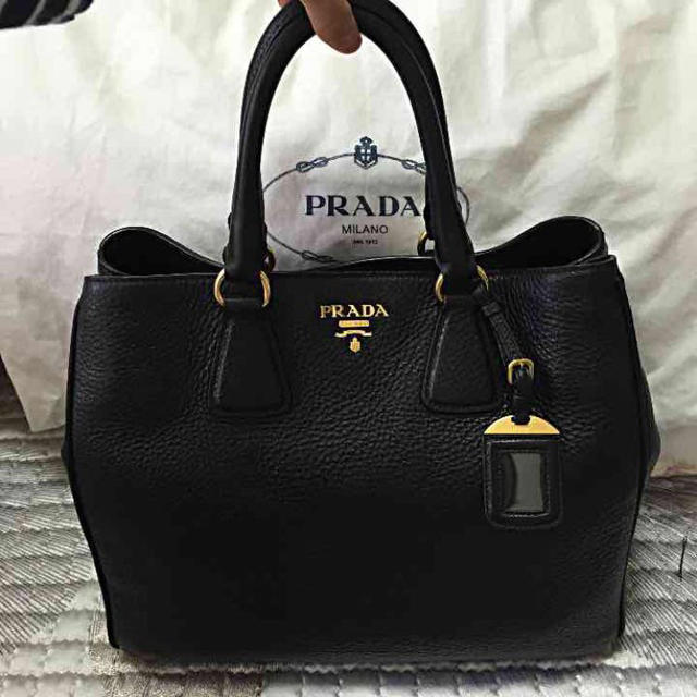 PRADA(プラダ)の購入者様決定しました レディースのバッグ(ハンドバッグ)の商品写真