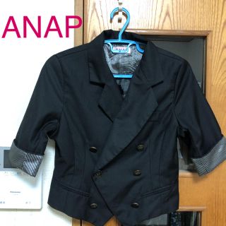 アナップ(ANAP)のANAP ショート丈 半袖ジャケット 黒(テーラードジャケット)