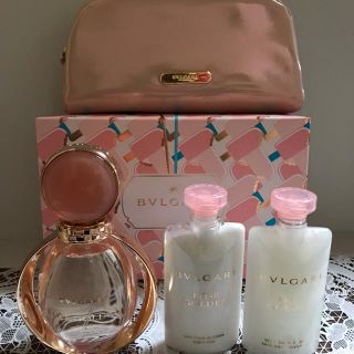 ブルガリ(BVLGARI)のBVLGARI  ROSE GOLDEA(香水(女性用))