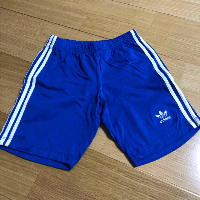 adidas(アディダス)のアディダス120  短パン キッズ/ベビー/マタニティのキッズ服男の子用(90cm~)(パンツ/スパッツ)の商品写真