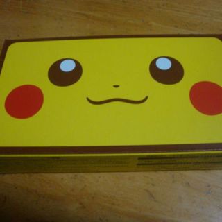 ニンテンドー2DS(ニンテンドー2DS)の新品　送料込　New ニンテンドー 2DS LL 本体　ピカチュウエディション(携帯用ゲーム機本体)