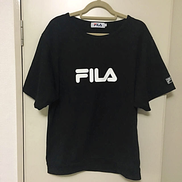 FILA(フィラ)のFILA 黒Tシャツ レディースのトップス(Tシャツ(半袖/袖なし))の商品写真