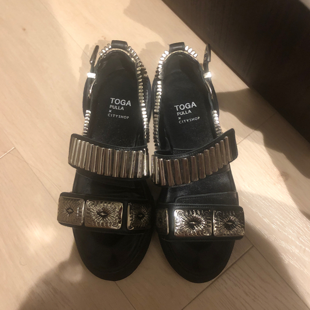 TOGA(トーガ)のcityshop × togapulla EXCLUSIVE SANDAL レディースの靴/シューズ(サンダル)の商品写真