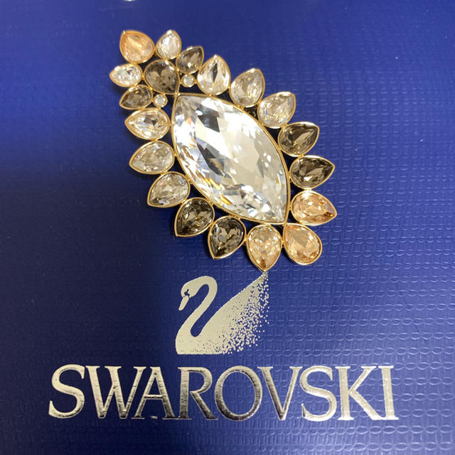 SWAROVSKI アラバスター ブローチ