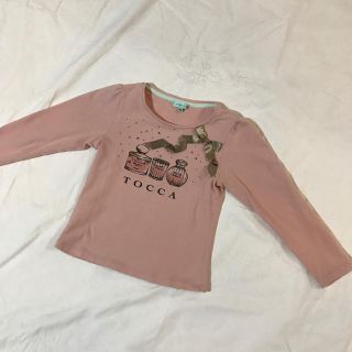 トッカ(TOCCA)のTOCCAトッカ100ピンクリボンビジューが上品なカットソー(Tシャツ/カットソー)