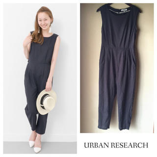 アーバンリサーチ(URBAN RESEARCH)の麻 ネイビー 人気 完売商品 着画 (オールインワン)