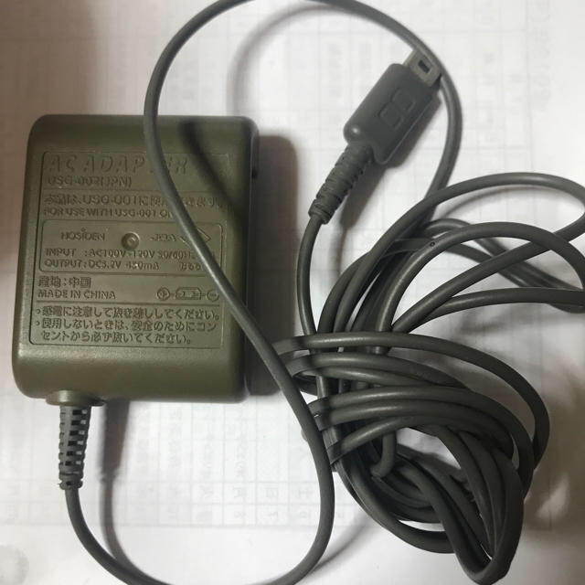 DS ACアダプター 充電器 エンタメ/ホビーのゲームソフト/ゲーム機本体(携帯用ゲームソフト)の商品写真