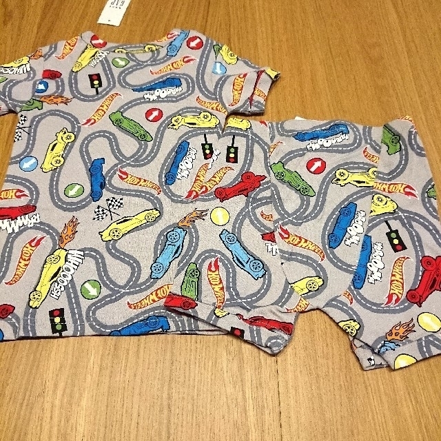 babyGAP(ベビーギャップ)の新品☆90 ベビーギャップ 半袖 パジャマ キッズ/ベビー/マタニティのキッズ服男の子用(90cm~)(パジャマ)の商品写真