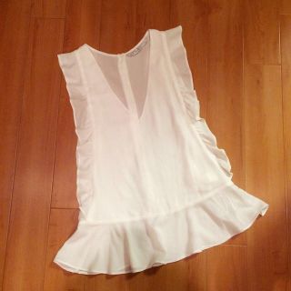 ザラ(ZARA)の新品♡フリルトップス(タンクトップ)