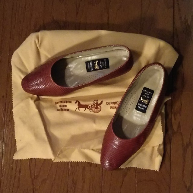 marimiki様専用　　SHINJUKUYA  パンプス  とかげ レディースの靴/シューズ(ハイヒール/パンプス)の商品写真
