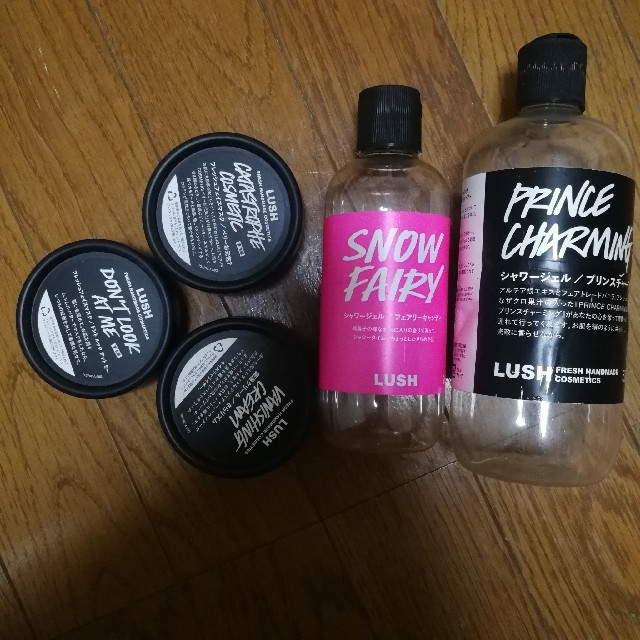 LUSH(ラッシュ)の天音さま専用 LUSH 空容器5個セット コスメ/美容のスキンケア/基礎化粧品(パック/フェイスマスク)の商品写真