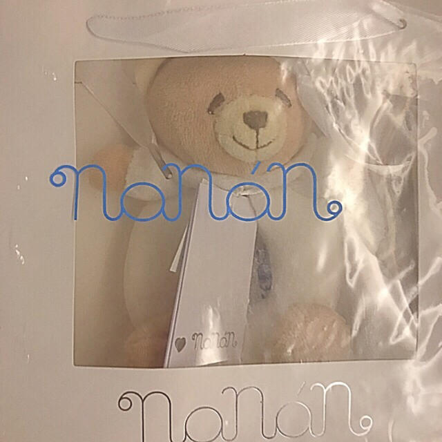 【新品•タグ付】Nanan PUCCIO(プッチョ) ラトル ホワイト送料込 キッズ/ベビー/マタニティのおもちゃ(がらがら/ラトル)の商品写真