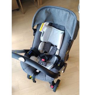 doona（ドゥーナ）インファントカーシート＋ISOFIXベース(自動車用チャイルドシート本体)