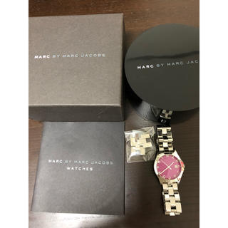 マークバイマークジェイコブス(MARC BY MARC JACOBS)のMARC BY MARC JACOBS 腕時計 ピンク 箱付き(腕時計)