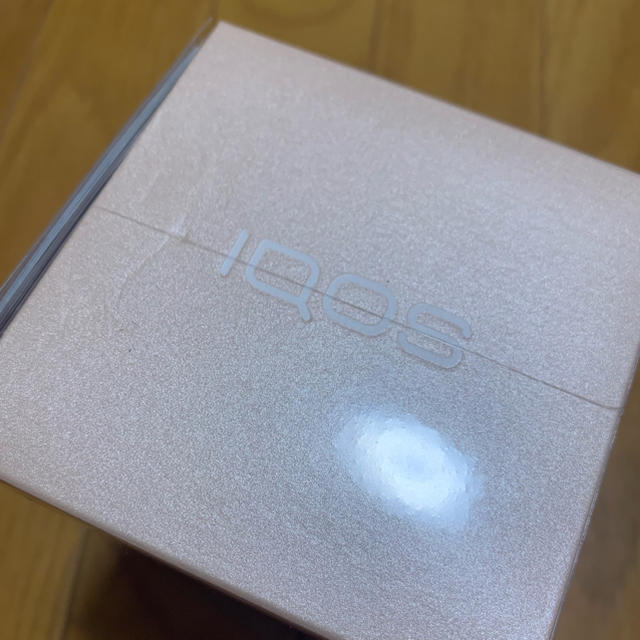 IQOS(アイコス)のiQOS3 本体 ゴールド メンズのファッション小物(タバコグッズ)の商品写真