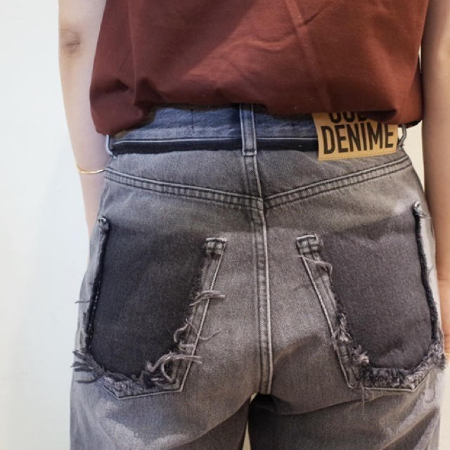 DEUXIEME CLASSE(ドゥーズィエムクラス)の美品GOLDEN GOOSE BF cut off denim レディースのパンツ(デニム/ジーンズ)の商品写真