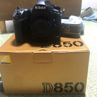 ニコン(Nikon)のD850 美品(デジタル一眼)