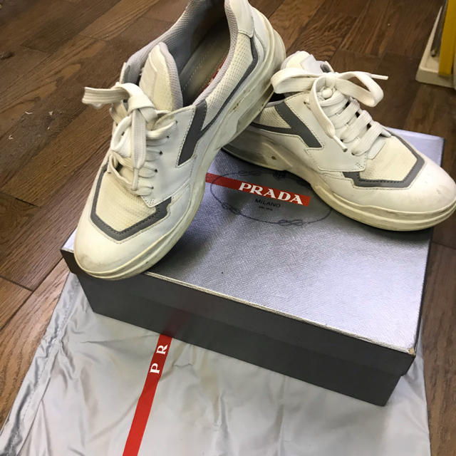 正規品直輸入】 PRADAのスニーカーです asakusa.sub.jp