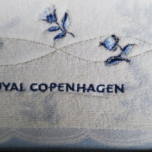 ROYAL COPENHAGEN(ロイヤルコペンハーゲン)の新品　タオルセット　ロイヤルコペンハーゲン インテリア/住まい/日用品の日用品/生活雑貨/旅行(タオル/バス用品)の商品写真