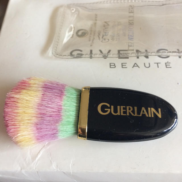 GUERLAIN(ゲラン)の新品未使用 GUERLAIN/ゲラン  ブラシ コスメ/美容のベースメイク/化粧品(その他)の商品写真