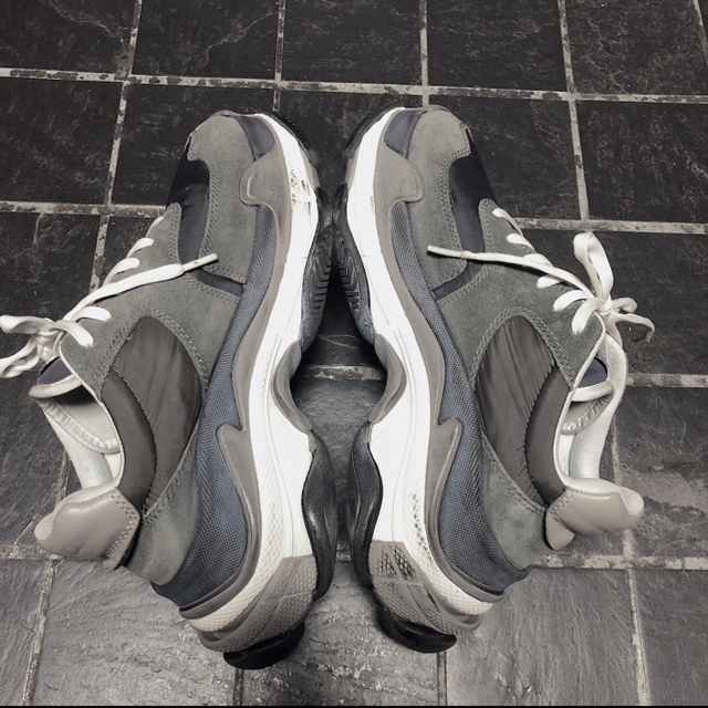 Balenciaga(バレンシアガ)のBALENCIAGA triples ver2.0 gris glay 39 メンズの靴/シューズ(スニーカー)の商品写真