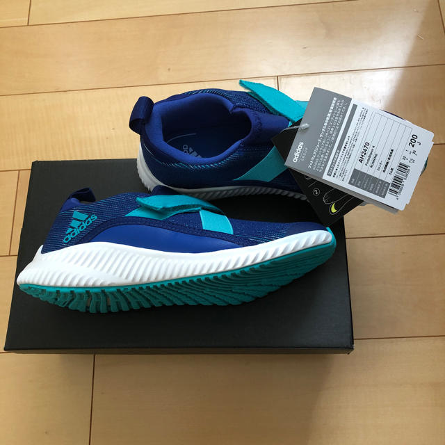 adidas(アディダス)のアディダス FortaSlipon K キッズ/ベビー/マタニティのキッズ靴/シューズ(15cm~)(スニーカー)の商品写真