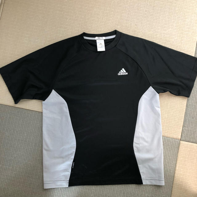 adidas(アディダス)のadidas Tシャツ スポーツ/アウトドアのスポーツ/アウトドア その他(その他)の商品写真