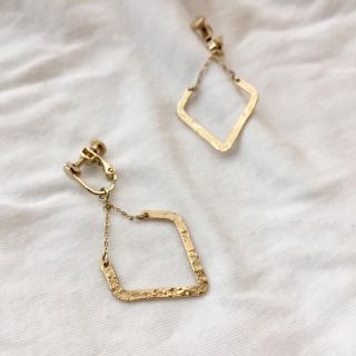 アダムエロぺ(Adam et Rope')のswing earring ◆ gold(イヤリング)