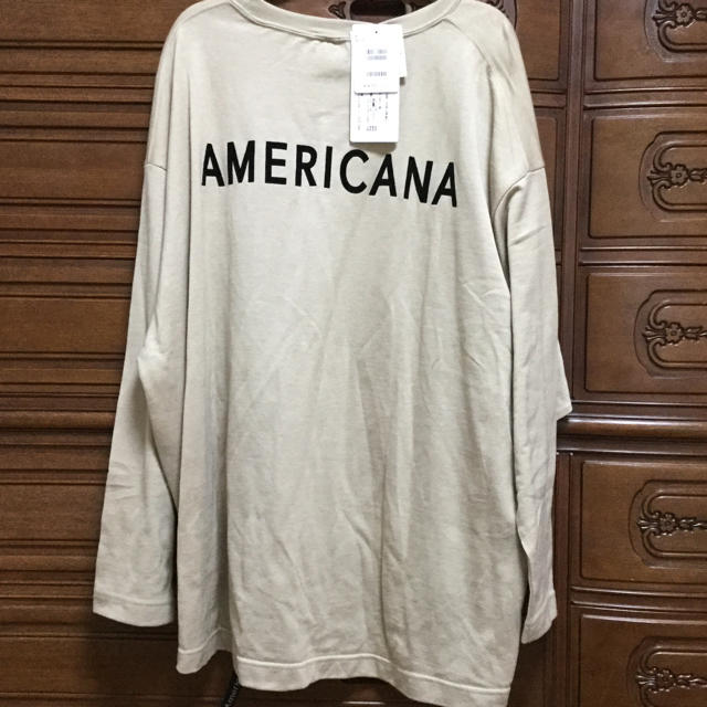 AMERICANA(アメリカーナ)のアメリカーナ❗️新品未使用、サイドジッププルオーバー💕ベージュ レディースのトップス(トレーナー/スウェット)の商品写真