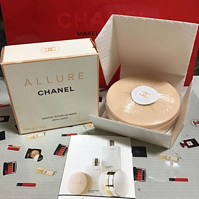 CHANEL(シャネル)のCHANEL  アリュール ザヴォン＆ボディパウダー（パスセット）新品未使用‼️ コスメ/美容のボディケア(その他)の商品写真