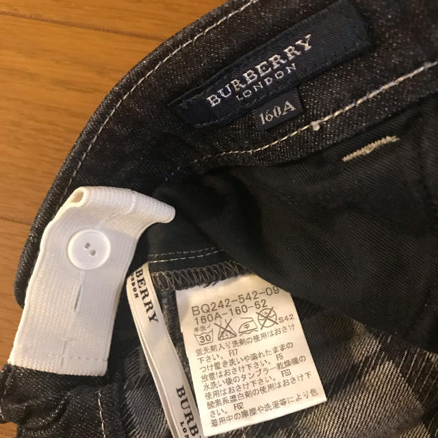 BURBERRY(バーバリー)のバーバリーキッズ デニムハーフパンツ キッズ/ベビー/マタニティのキッズ服女の子用(90cm~)(パンツ/スパッツ)の商品写真