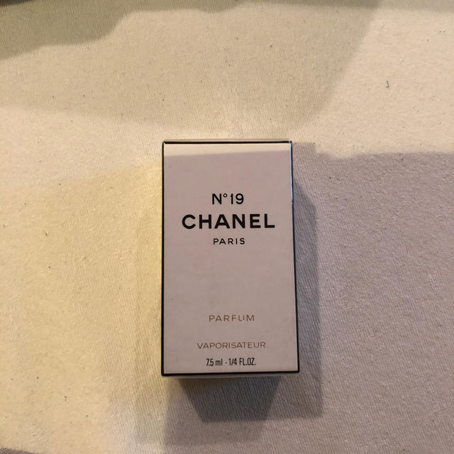 CHANEL(シャネル)のシャネルNo.19 香水 コスメ/美容の香水(香水(女性用))の商品写真