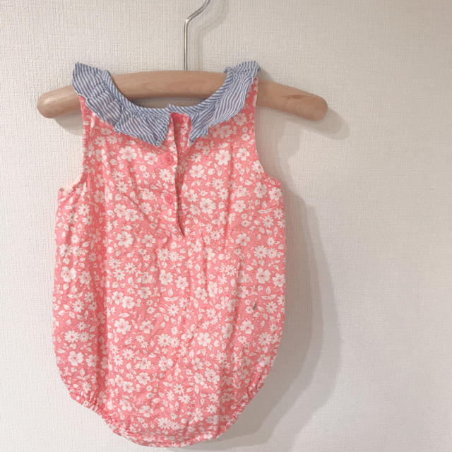 babyGAP(ベビーギャップ)のロンパース ボタニカル柄 キッズ/ベビー/マタニティのベビー服(~85cm)(ロンパース)の商品写真