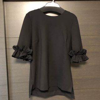 テッドベイカー(TED BAKER)の【kyoko様】袖ラッフルカットソー(カットソー(半袖/袖なし))