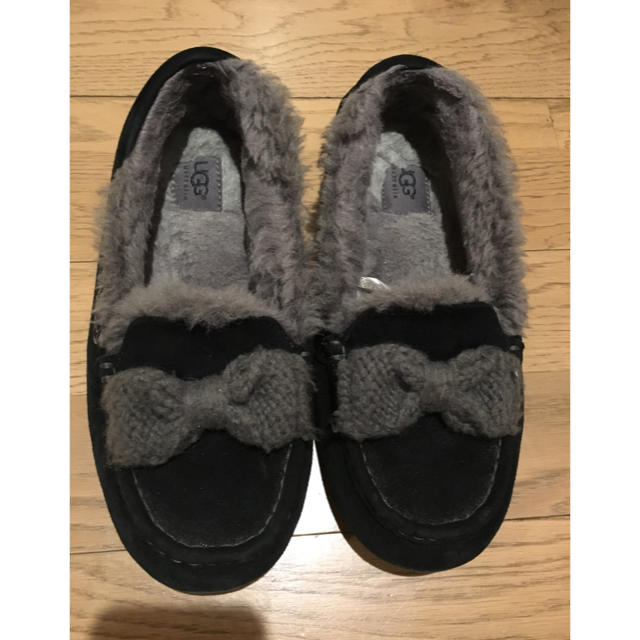 UGG(アグ)のUGG   リボン アンスレー レディースの靴/シューズ(スリッポン/モカシン)の商品写真