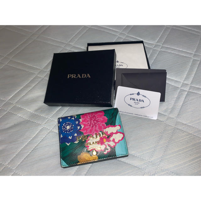 prada flower wallet