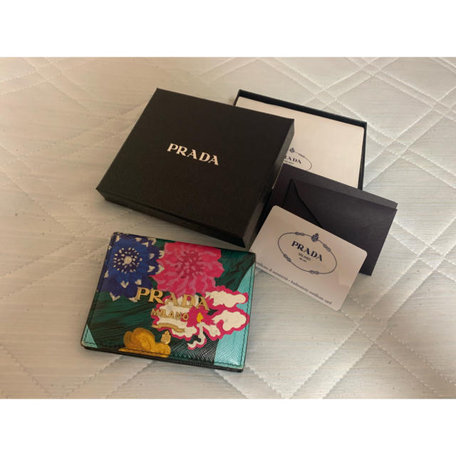 prada flower wallet